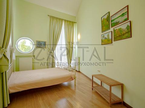 дом по адресу провулок Миру