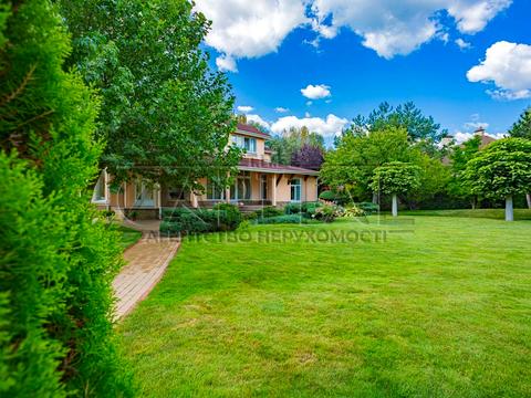 дом по адресу провулок Миру