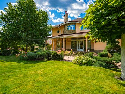 дом по адресу провулок Миру