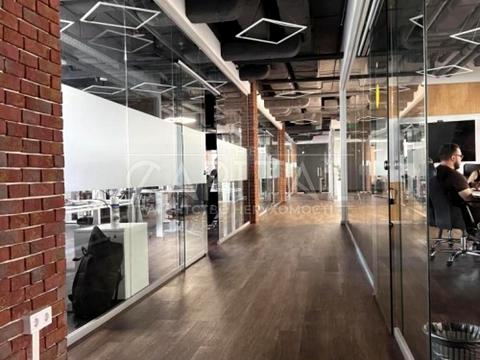 комерційна за адресою Верхній Вал вул., 10