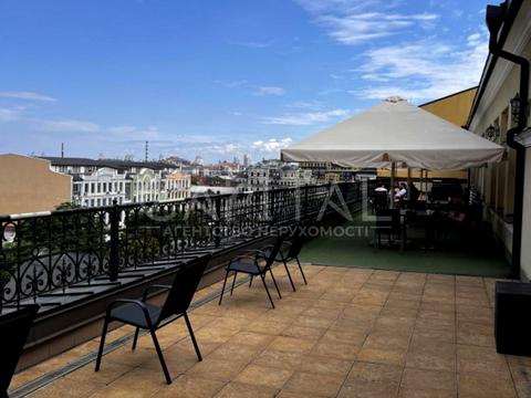 комерційна за адресою Верхній Вал вул., 10