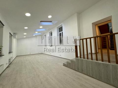 коммерческая по адресу Редутная ул., 58