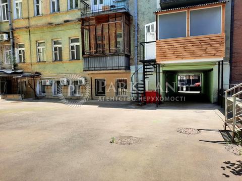 комерційна за адресою Мала Житомирська вул., 5