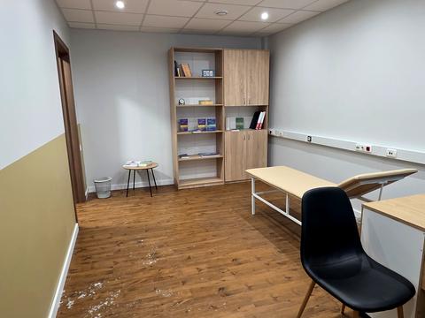 комерційна за адресою Драгоманова вул., 1-Д