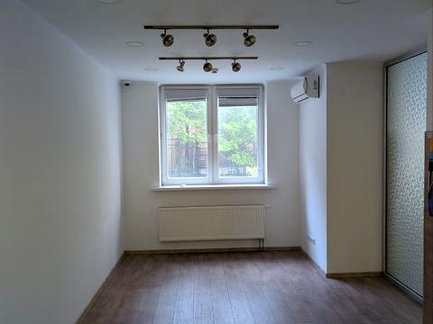 комерційна за адресою Київ, Ділова вул. (Димитрова), 2-Б