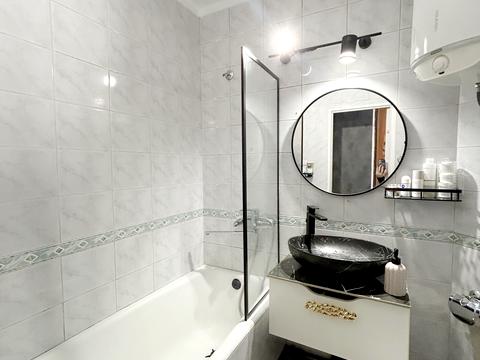 квартира за адресою Академіка Корольова вул., 34/1