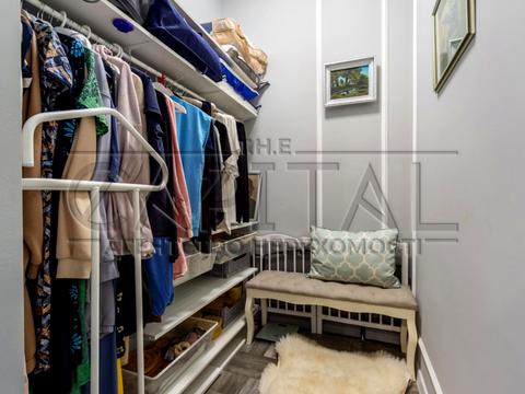 будинок за адресою с. Крушинка, Святкова