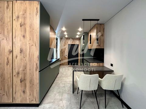 квартира за адресою Романа Левицького вул., 4