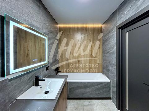 квартира за адресою Романа Левицького вул., 4