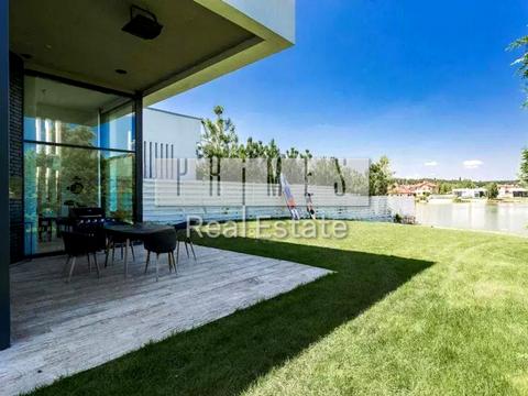 будинок за адресою с. Лісники, Вишнева вул.