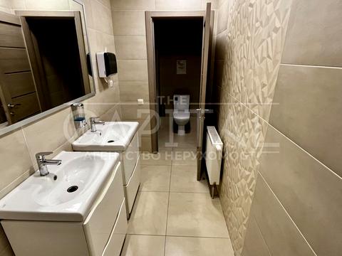 комерційна за адресою Ділова вул. (Димитрова), 2-Б