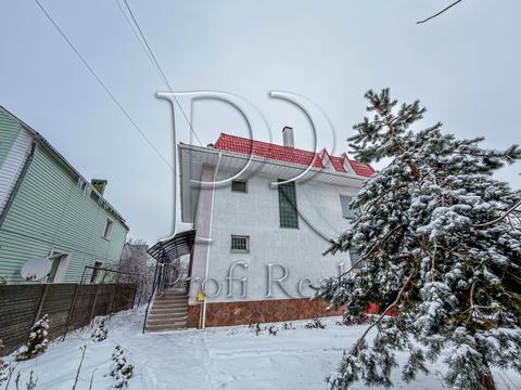 комерційна за адресою Ярослава Мудрого вул., 27