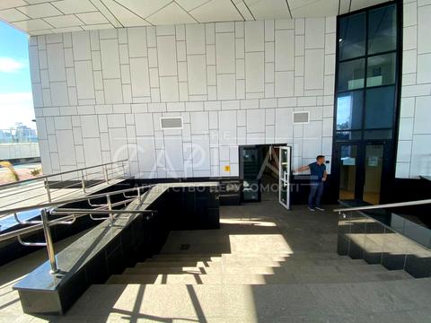 комерційна за адресою Київ, Берестейський просп. (Перемоги), 11