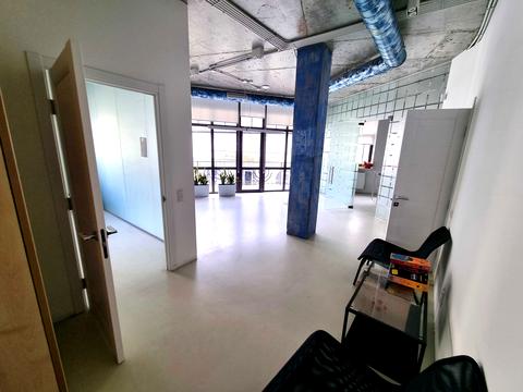 комерційна за адресою Воздвиженська вул., 51а