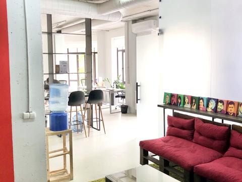 комерційна за адресою Воздвиженська вул., 51А