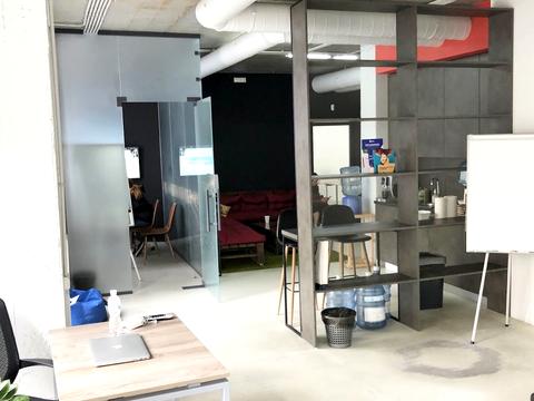 комерційна за адресою Воздвиженська вул., 51А