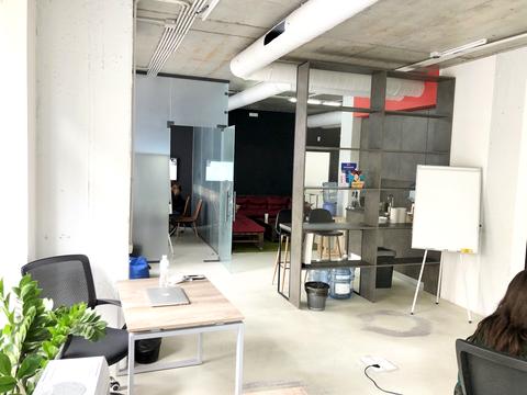 комерційна за адресою Воздвиженська вул., 51А