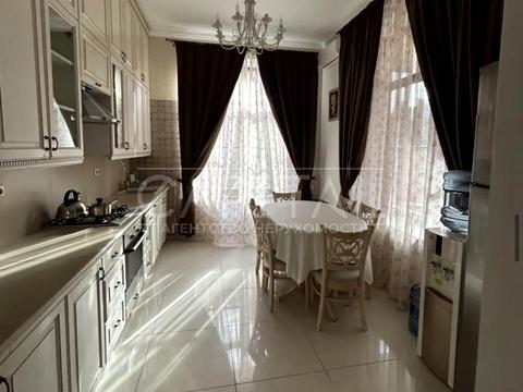 будинок за адресою Стежки вул.