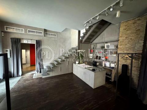 комерційна за адресою Михайлівська вул., 22