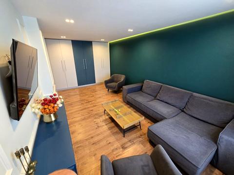 квартира по адресу Свободи ул., 20/3