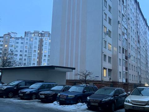 комерційна за адресою Юліана Целевича вул., 4-В