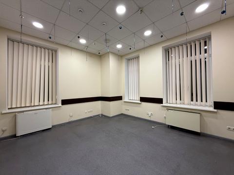 комерційна за адресою Саксаганського вул., 3