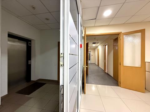 комерційна за адресою Саксаганського вул., 3