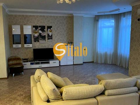 будинок за адресою смт. Козин, Центральна вул.