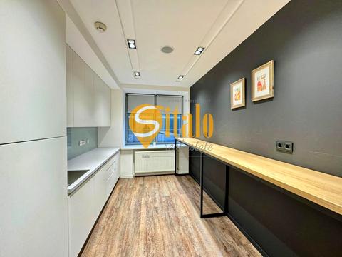 комерційна за адресою Спортивна пл., 3