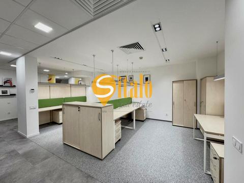 комерційна за адресою Спортивна пл., 3