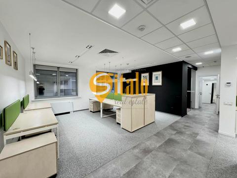 комерційна за адресою Спортивна пл., 3