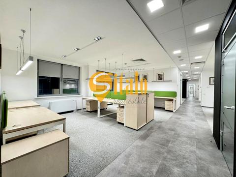 комерційна за адресою Спортивна пл., 3