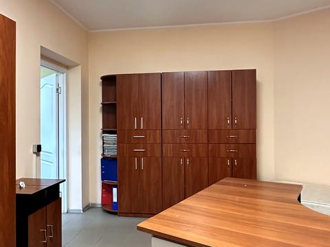 комерційна за адресою Київ, Срібнокільська вул., 1