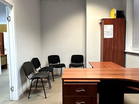 комерційна за адресою Київ, Срібнокільська вул., 1