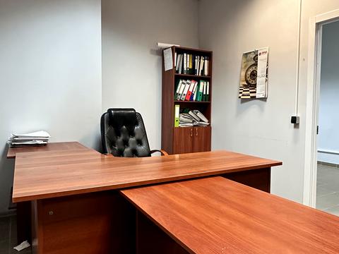 комерційна за адресою Київ, Срібнокільська вул., 1