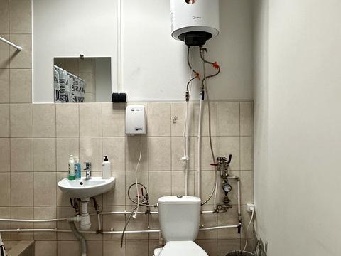 комерційна за адресою Київ, Срібнокільська вул., 1