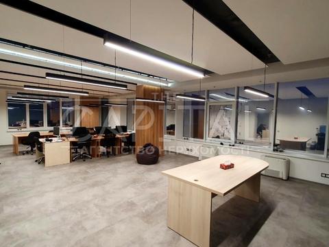 комерційна за адресою Антоновича вул. (Горького), 172