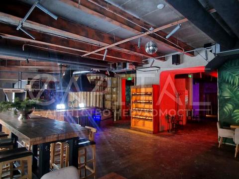 комерційна за адресою Басейна вул., 2