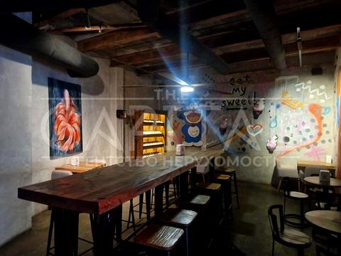 комерційна за адресою Басейна вул., 2