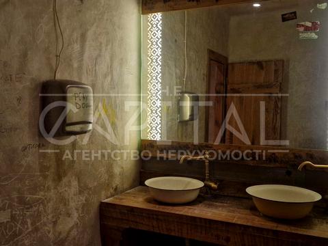 комерційна за адресою Басейна вул., 2