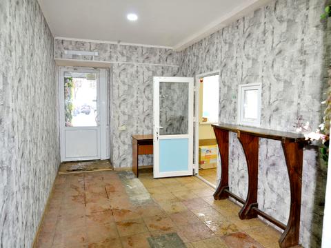 комерційна за адресою Володимиро-Либідська вул., 16