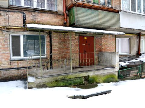 комерційна за адресою Володимиро-Либідська вул., 16