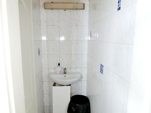 комерційна за адресою Володимиро-Либідська вул., 16