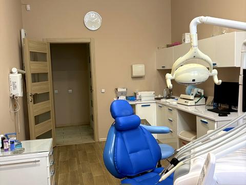 комерційна за адресою Лісова вул., 50