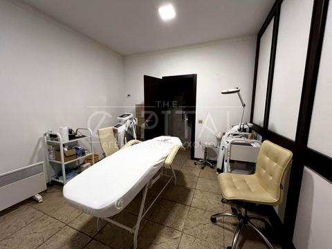 комерційна за адресою Київ, Жилянська вул., 72А