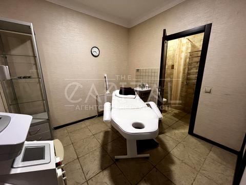 комерційна за адресою Київ, Жилянська вул., 72А