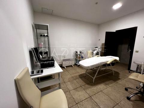 комерційна за адресою Київ, Жилянська вул., 72А