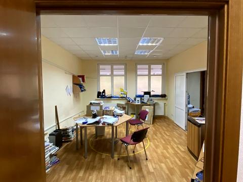 комерційна за адресою Євгена Коновальця вул. (Щорса), 32-Б