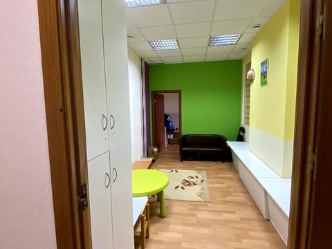 комерційна за адресою Євгена Коновальця вул. (Щорса), 32-Б