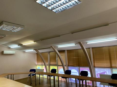 комерційна за адресою Євгена Коновальця вул. (Щорса), 32-Б